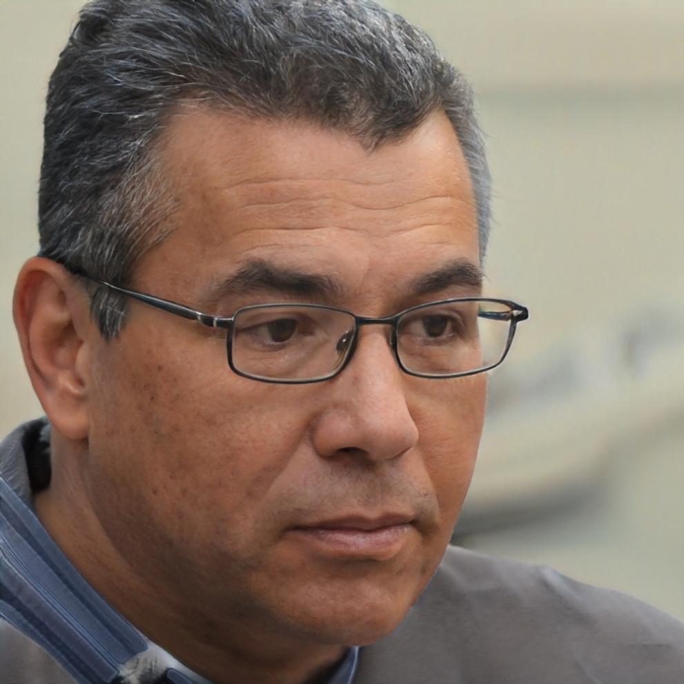 Carlos Mendoza, Director Financiero Senior