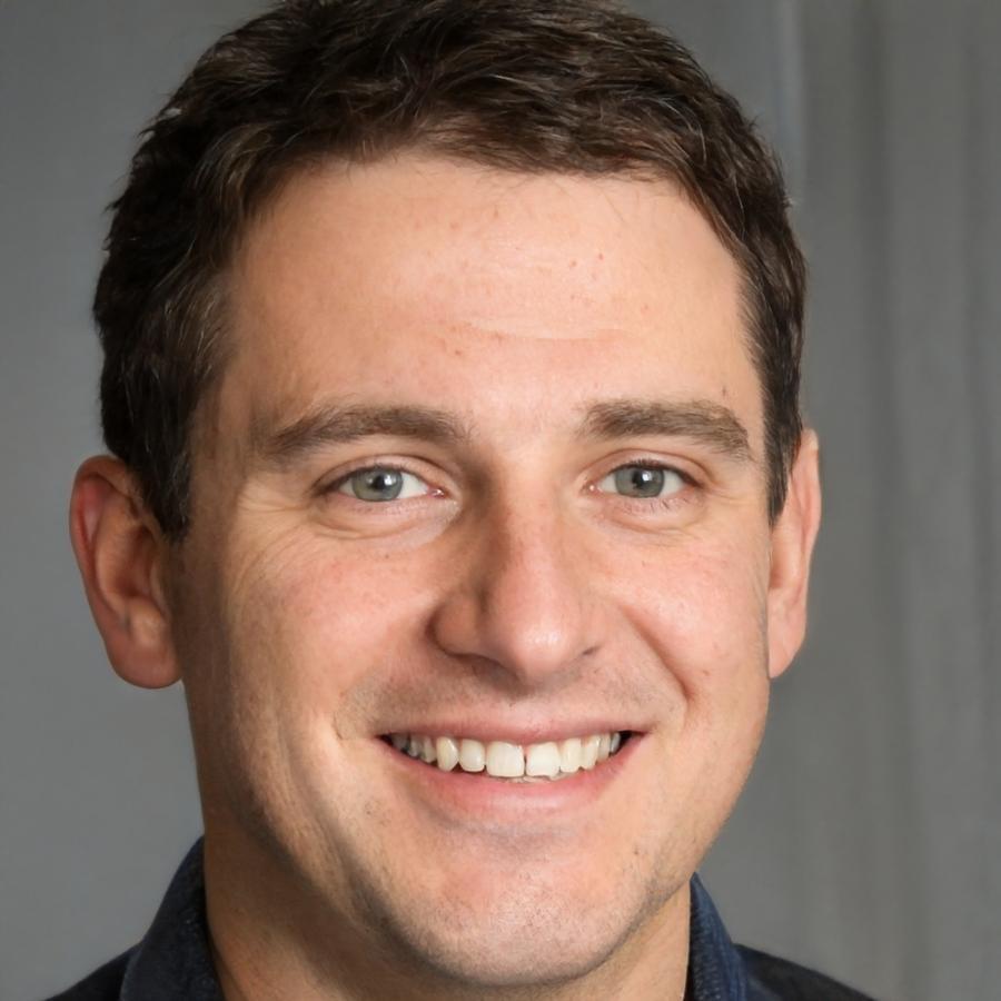Carlos Mendoza, Consultor Senior